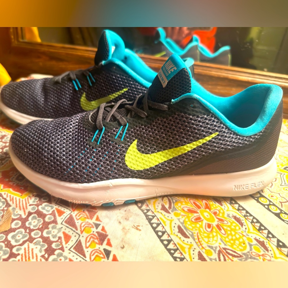 Size 8.5 - Nike Flex Supreme TR 7 Dark Grey